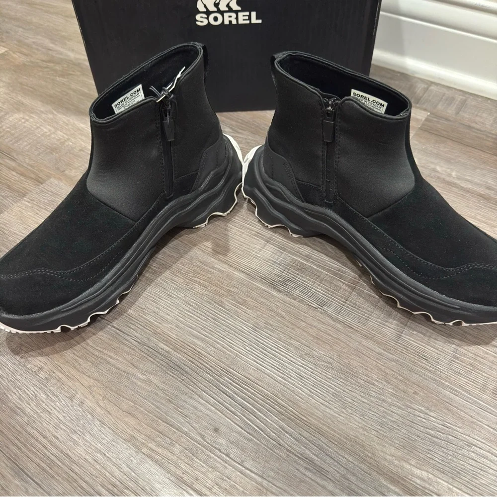 Sorel Kinetic Breakthru Acadia WP Waterproof Black Bootie Boots